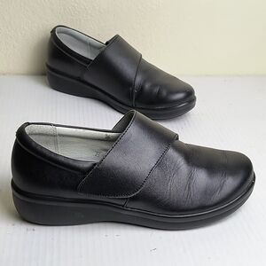 TRAQ BY ALEGRIA Qin-601 Womens Smart Walking Shoe Black Leather Slip Resistant